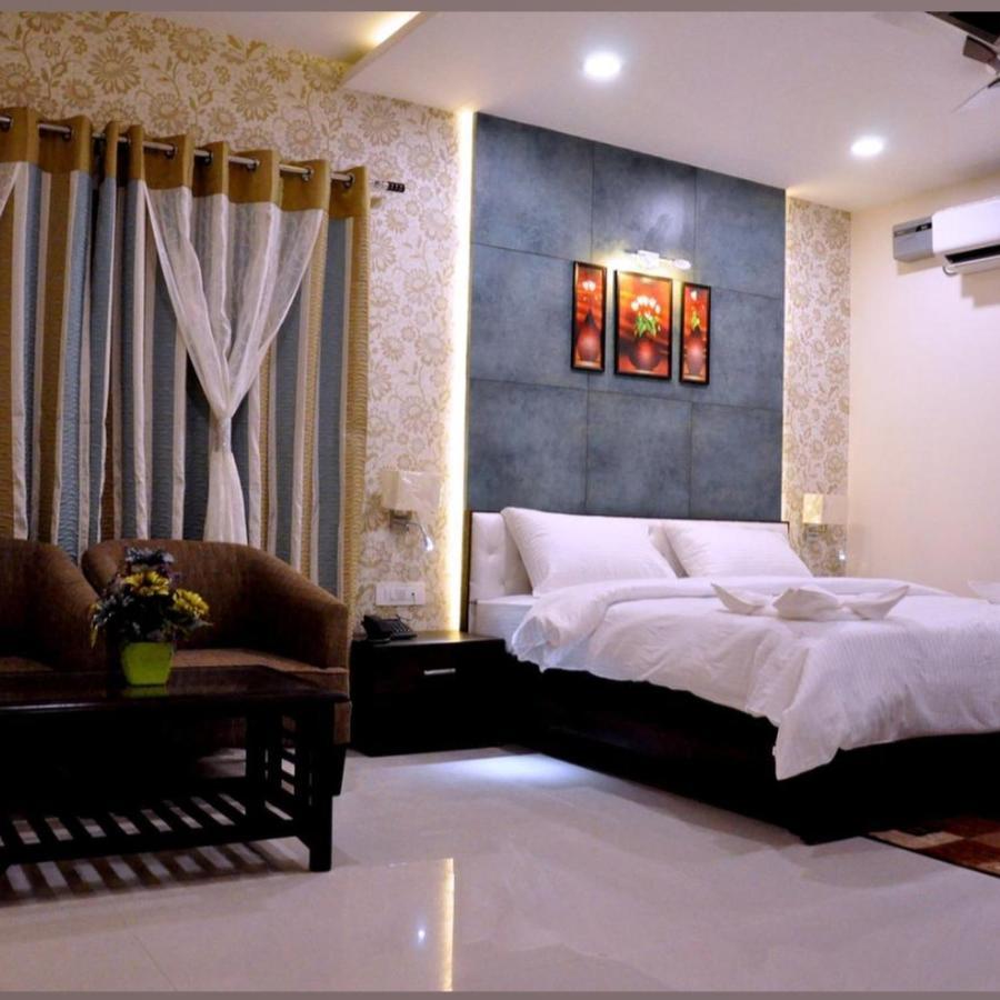 Hotel Bellevue , Gwalior Exterior photo