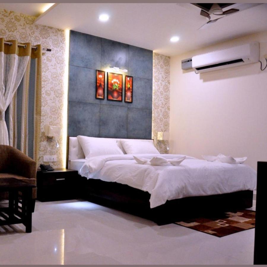 Hotel Bellevue , Gwalior Exterior photo