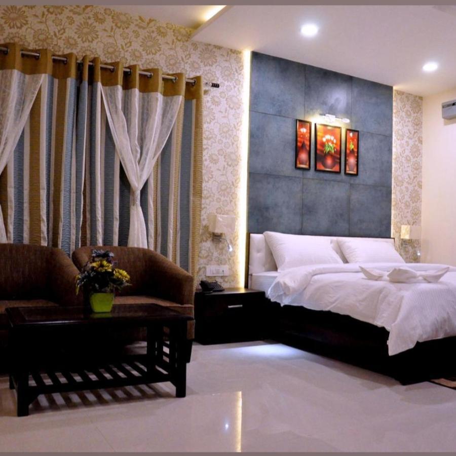 Hotel Bellevue , Gwalior Exterior photo